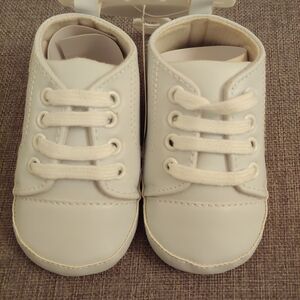 New Infant Jar Of Hearts Shoes Size 3 (6-9months)